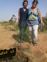 Andrea et Vivi ont planté leur arbre à AFRIKA MANDELA RANCH